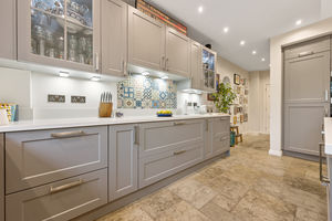 Kitchen- click for photo gallery